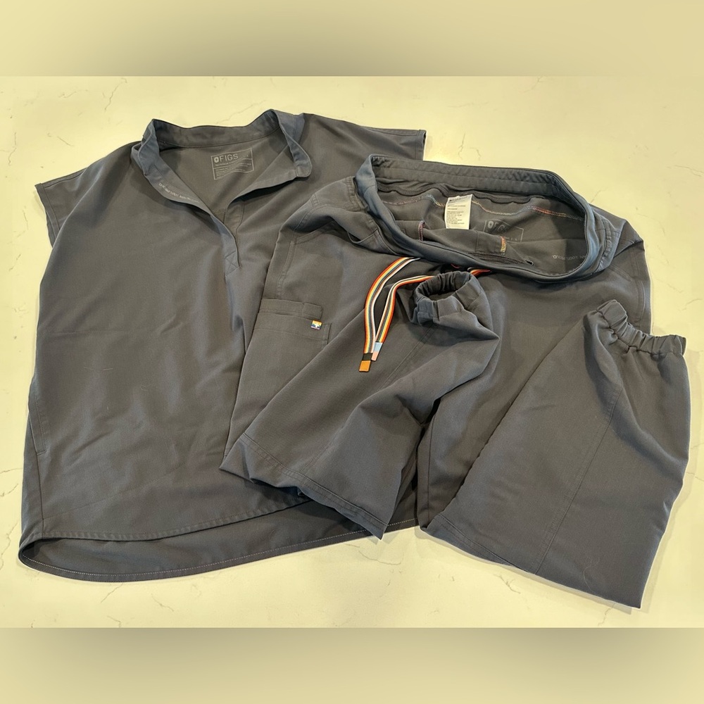 Limited edition Figs pride scrubs- L